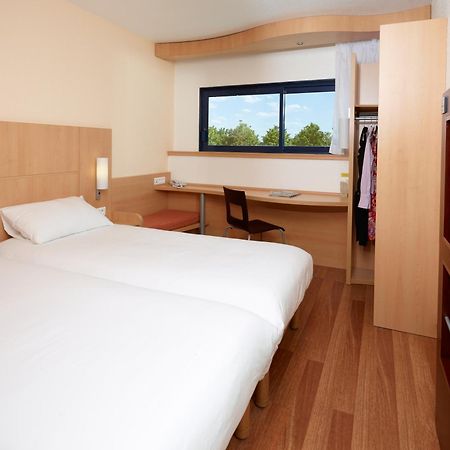 Hotel Ibis Site Du Futuroscope Chasseneuil-du-Poitou Zimmer foto
